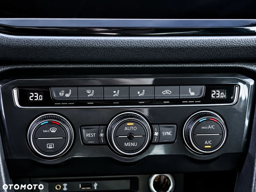 Volkswagen Tiguan - 33