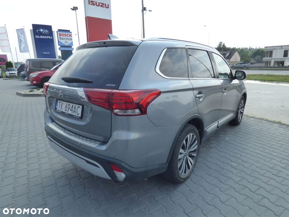 Mitsubishi Outlander - 8