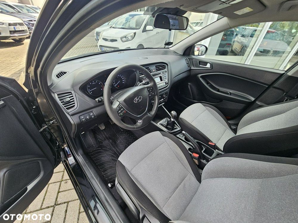Hyundai i20 - 17