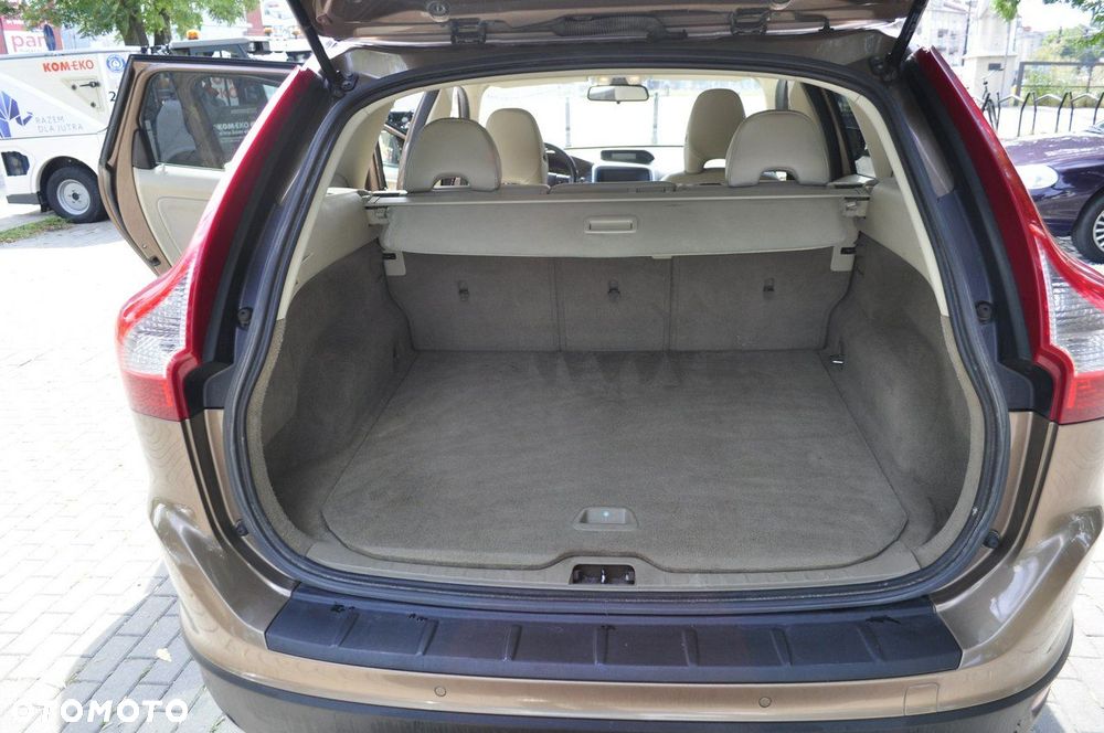 Volvo XC 60 2.4D AWD - 13