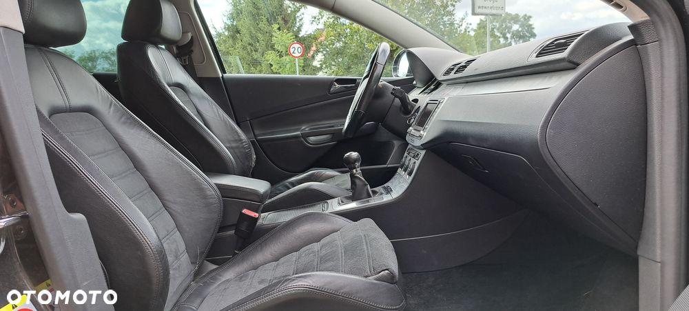 Volkswagen Passat 2.0 TDI DPF Sportline - 7