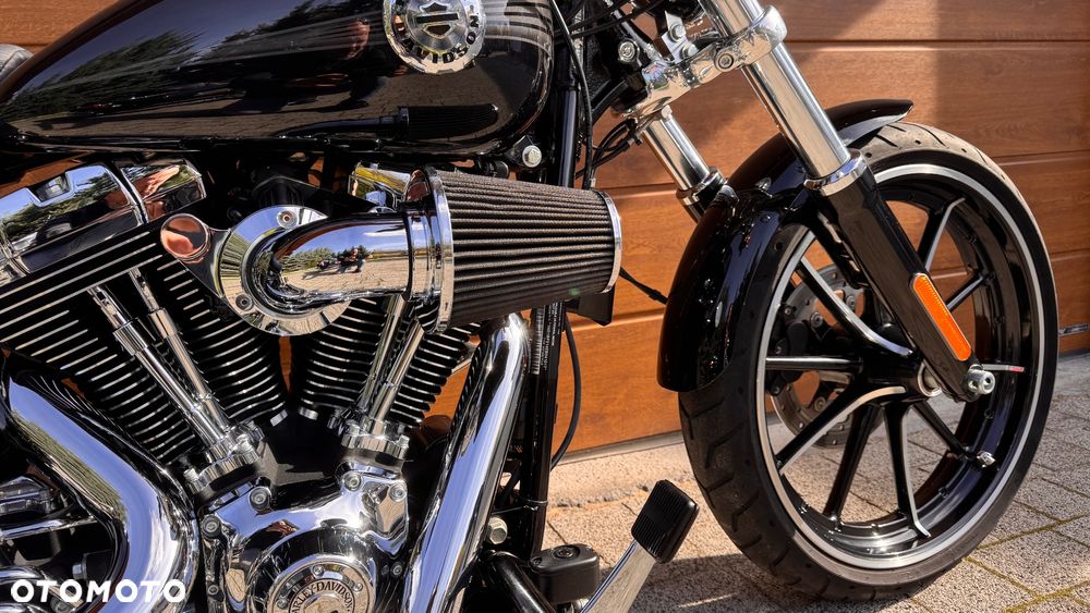 Harley-Davidson Softail Breakout - 12