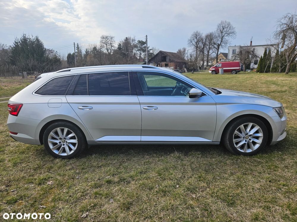 Skoda Superb 2.0 TDI SCR Ambition DSG - 4