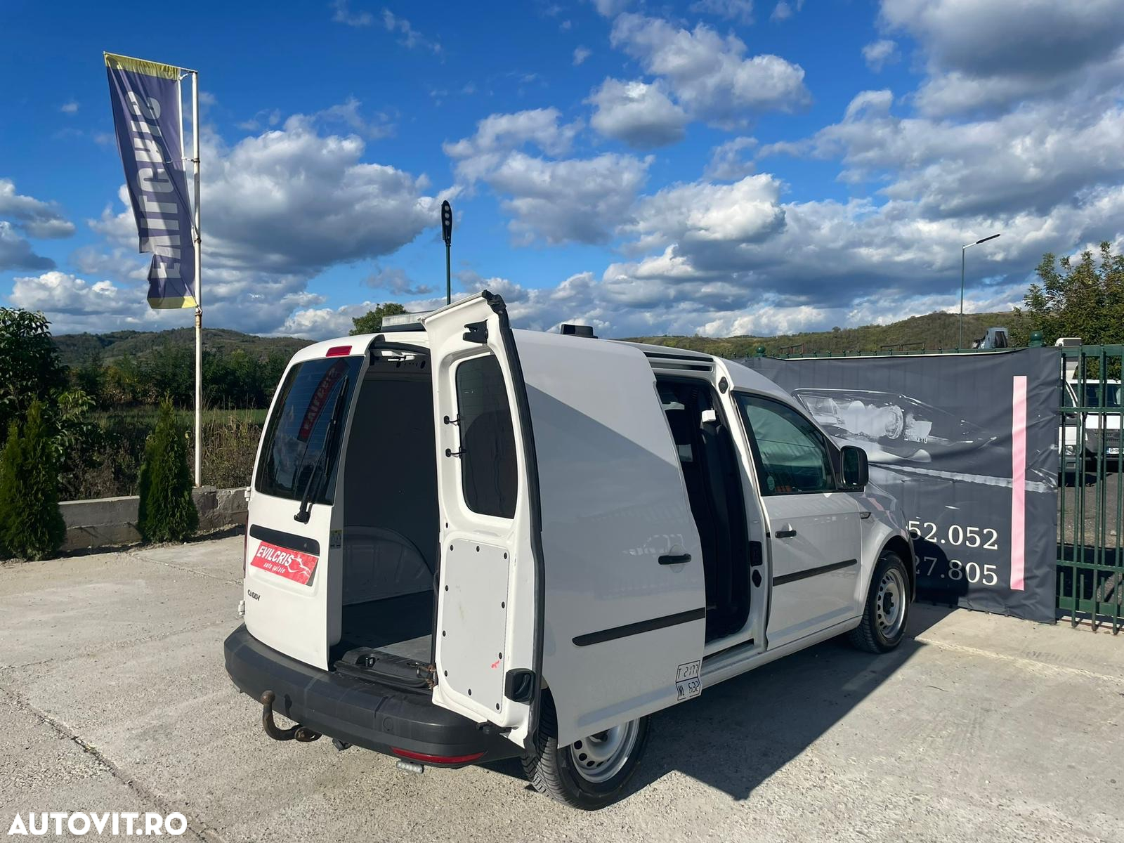 Volkswagen Caddy 2.0 TDI DSG - 16