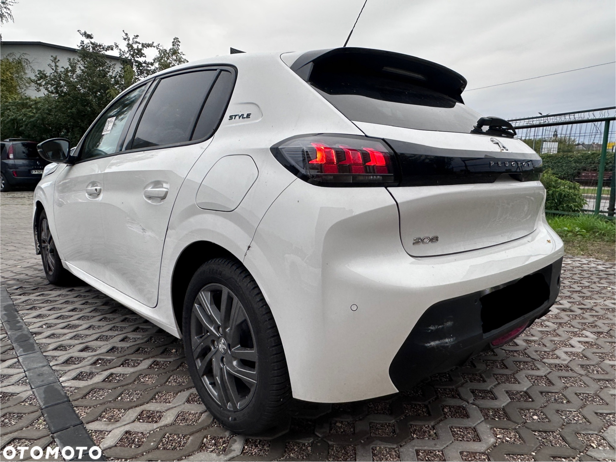 Peugeot 208 1.2 PureTech Style S&S - 10