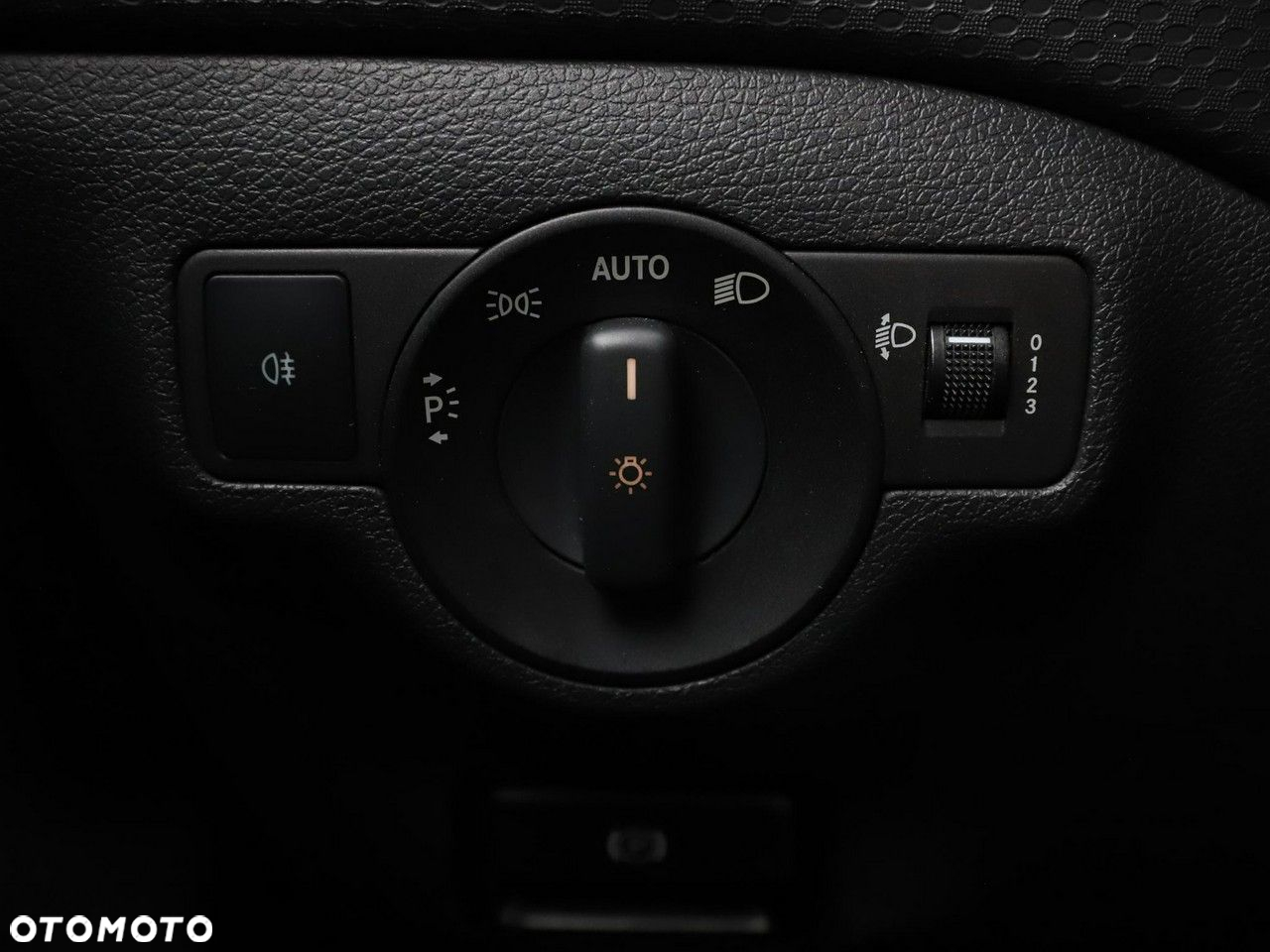Mercedes-Benz Klasa A 180 (BlueEFFICIENCY) Style - 26