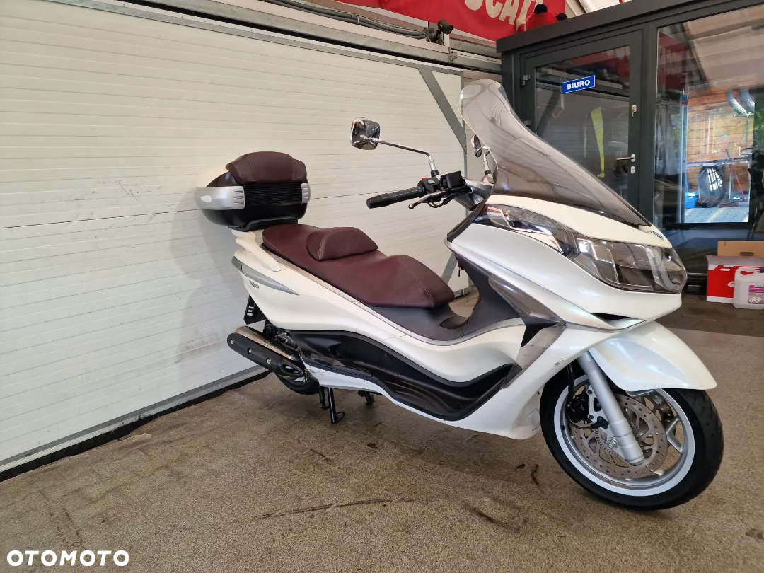 Piaggio X10 - 4
