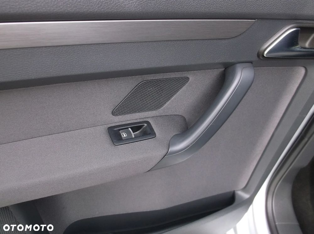Volkswagen Touran 1.4 TSI Conceptline - 19