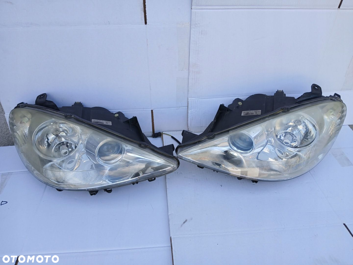 PEUGEOT 807 lampa lewa prawa przód 1401105780 1401105680 Europa - 2