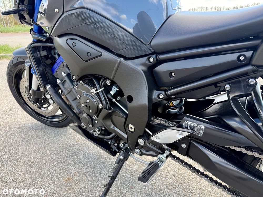 Yamaha FZ8 - 16