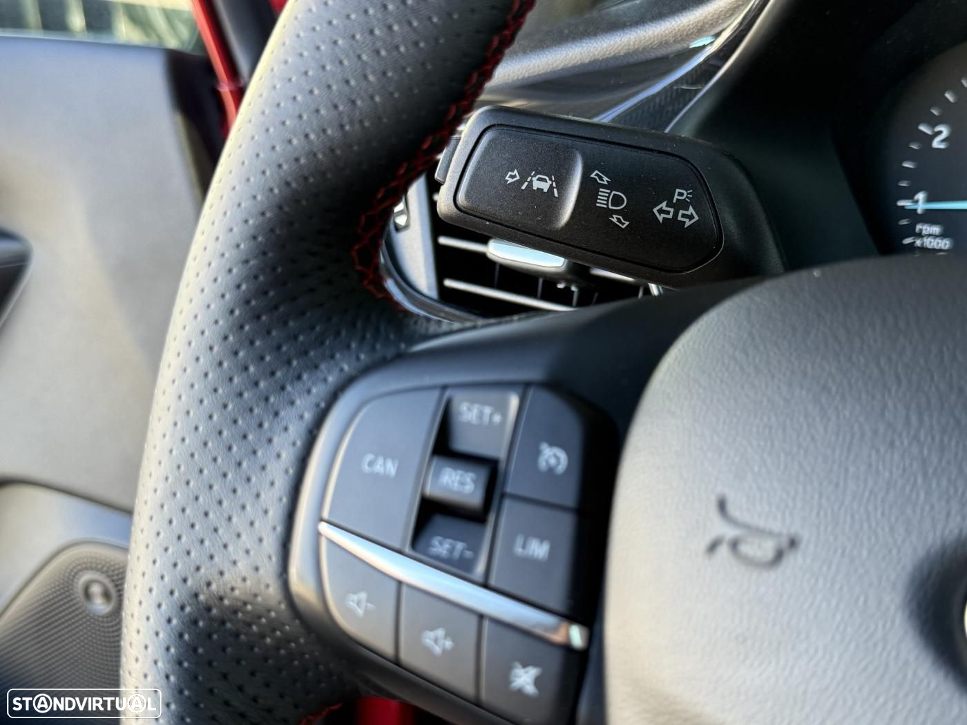 Ford Fiesta 1.0 EcoBoost ST-Line - 30