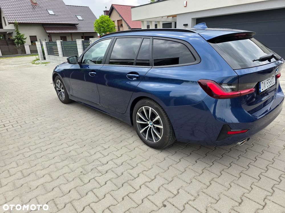 BMW Seria 3 318d mHEV - 4