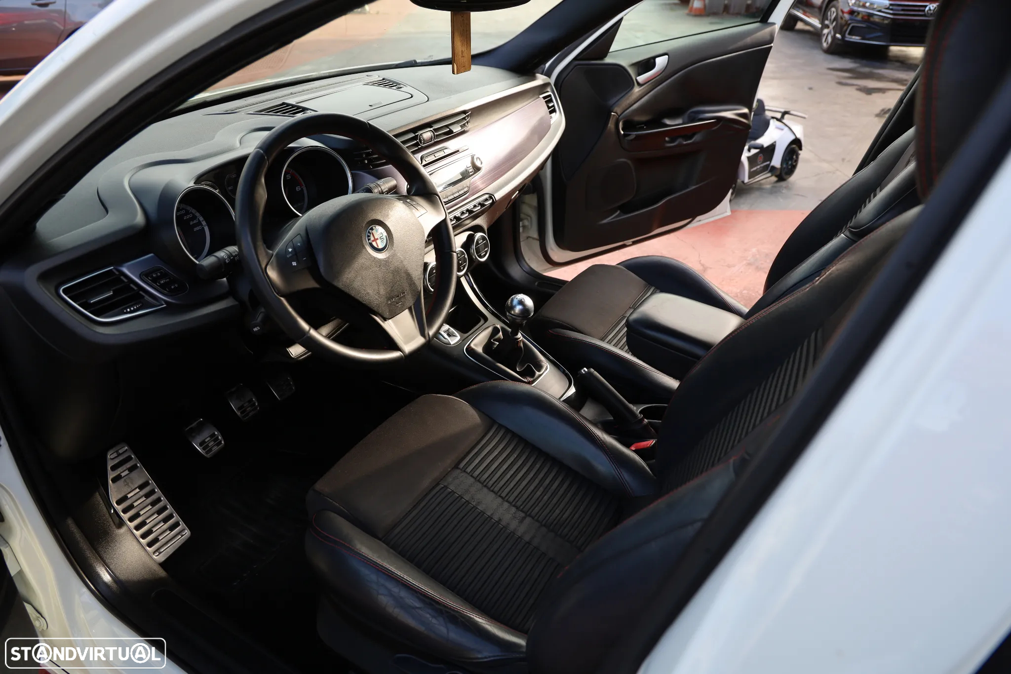 Alfa Romeo Giulietta 1.6 JTDm Distinctive - 12