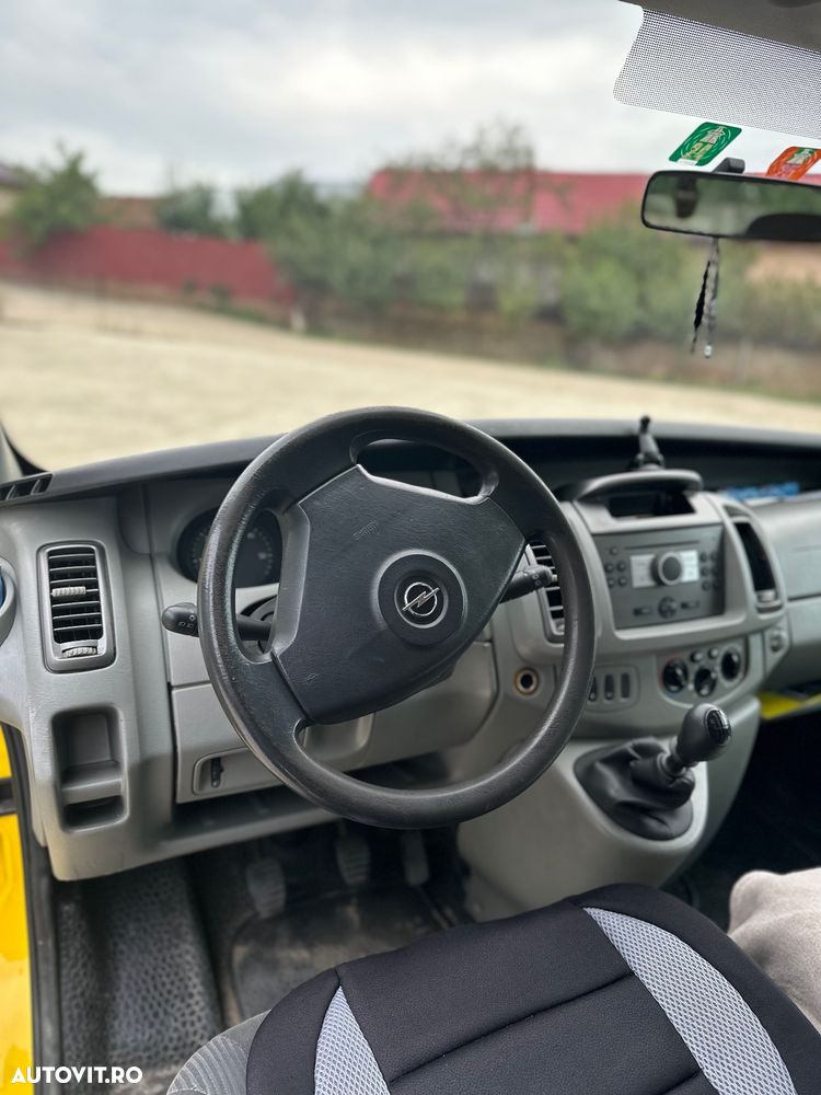 Opel Vivaro - 8