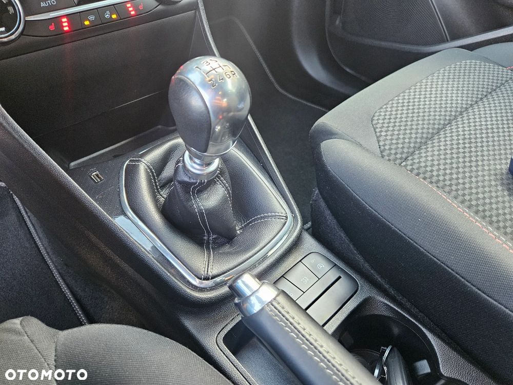 Ford Fiesta 1.0 EcoBoost S&S ST-LINE - 19