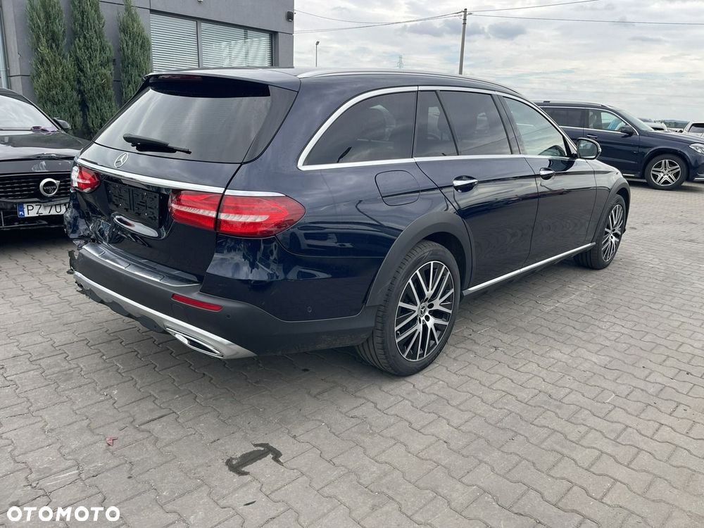 Mercedes-Benz Klasa E 400 d 4-Matic All-Terrain 9G-TRONIC - 2