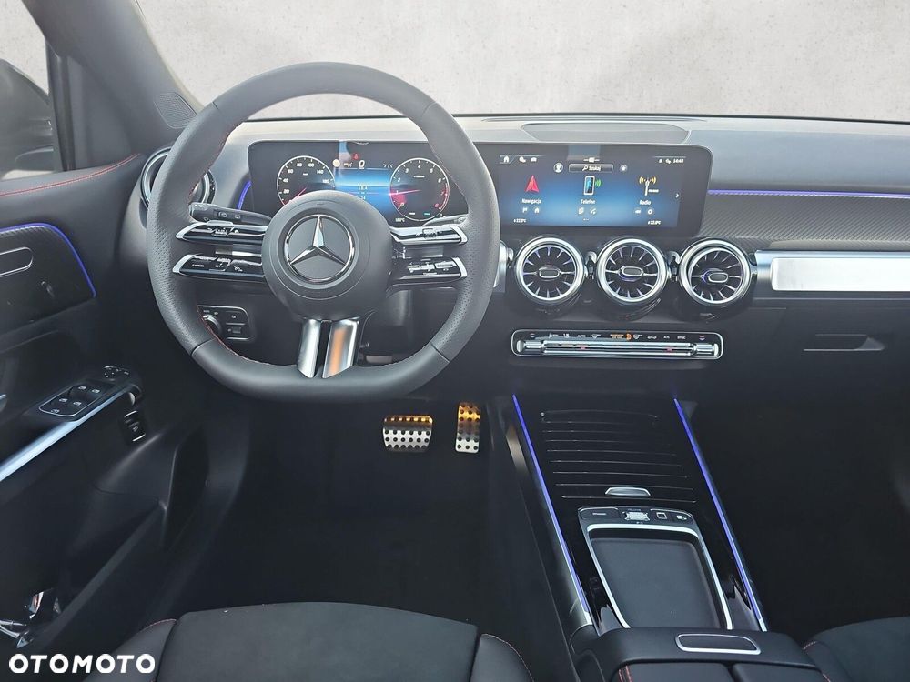 Mercedes-Benz GLB - 13