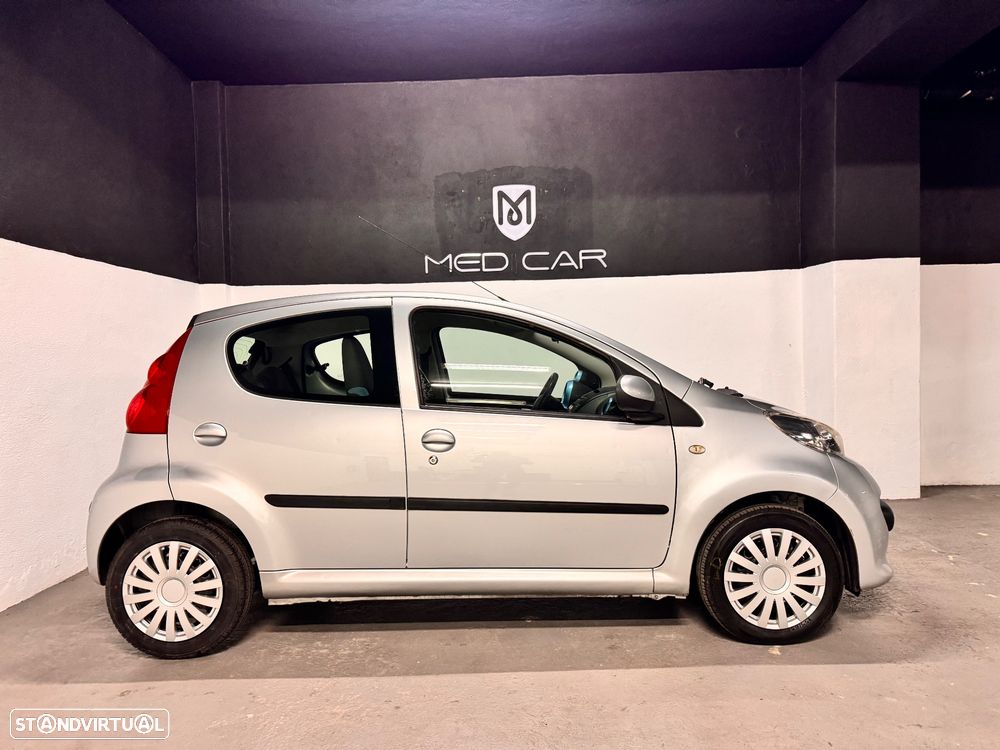 Peugeot 107 1.0 Trendy - 11