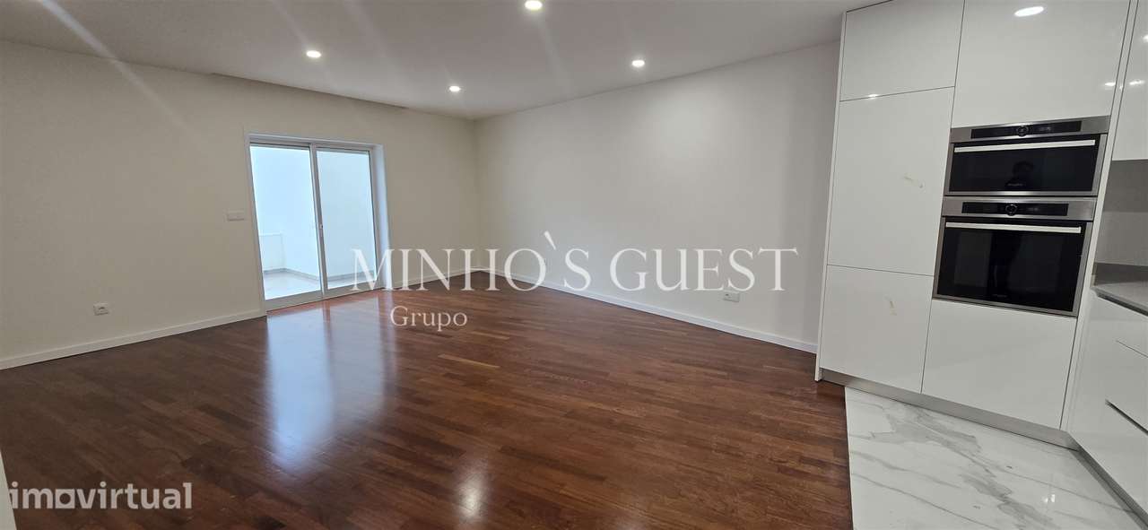 Apartamento T2 Totalmente Remodelado - Centro Histórico de Braga - Grande imagem: 4/17