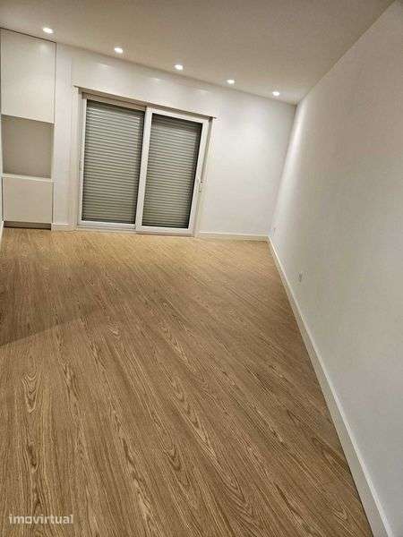 Arrendo T2 Junto ao El corte ingles estação metro João de Deus - Grande imagem: 3/8