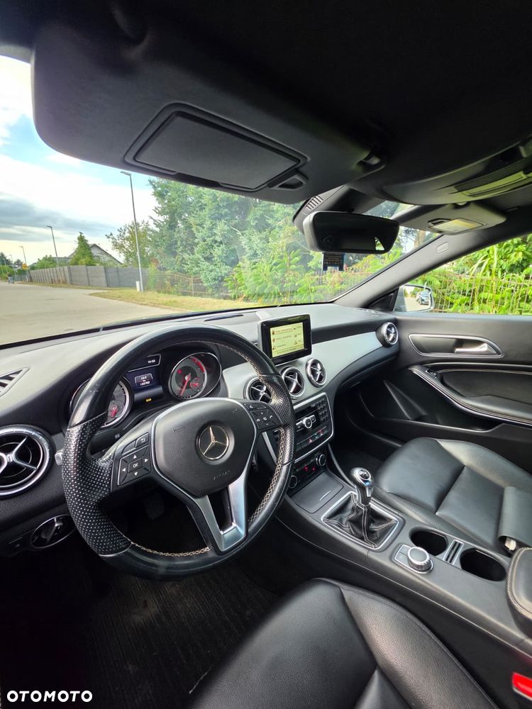 Mercedes-Benz CLA 200 CDI AMG Line - 24
