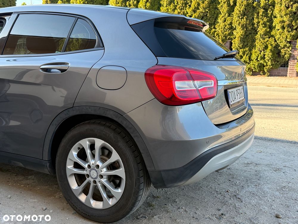 Mercedes-Benz GLA - 8