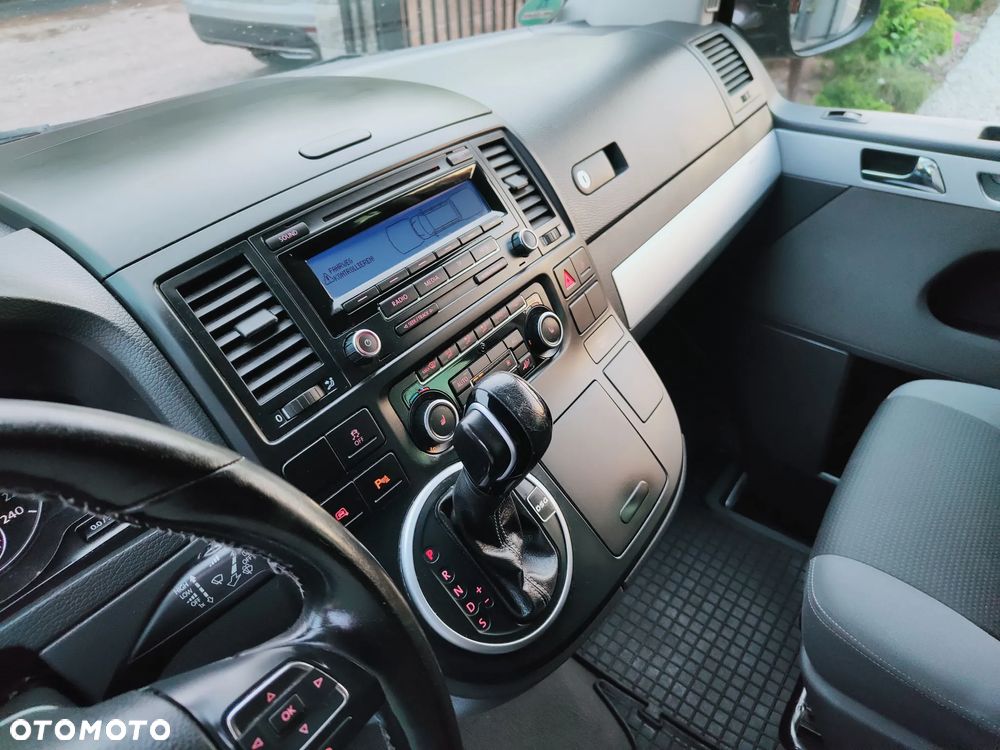 Volkswagen Multivan - 22
