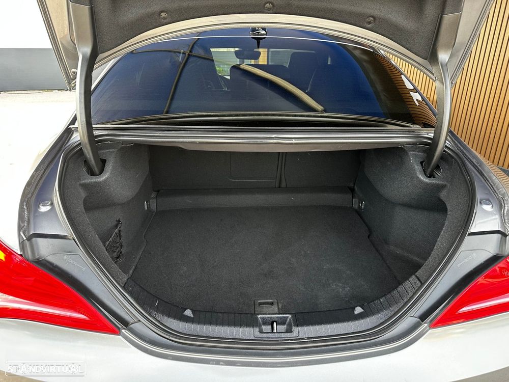 Mercedes-Benz CLA 180 d AMG Line - 40