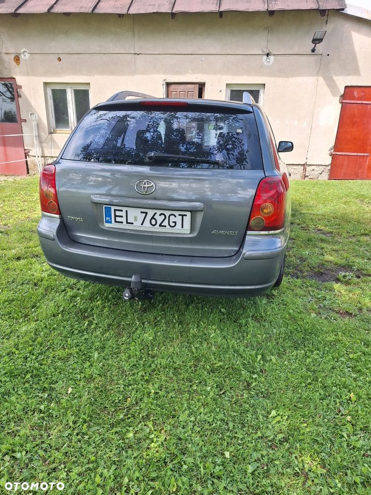 Toyota Avensis - 4