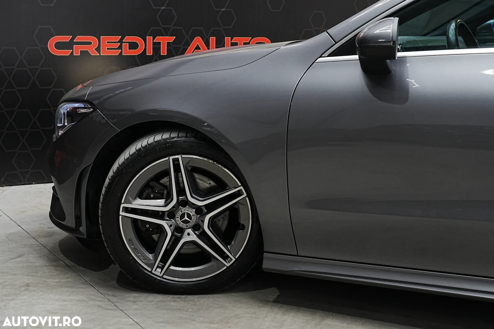 Mercedes-Benz CLA 200 7G-DCT AMG Line - 32