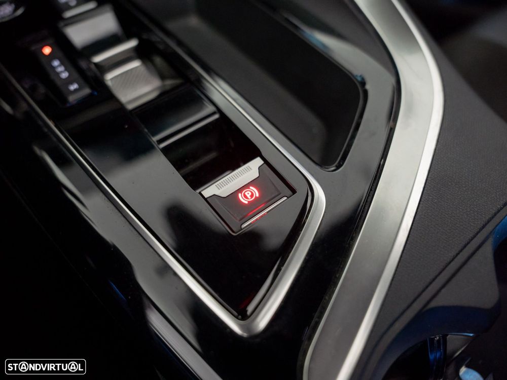 Peugeot 5008 1.5 BlueHDi GT EAT8 - 27