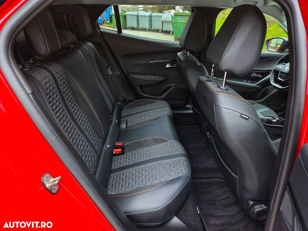 Peugeot 2008 1.5 BlueHDI 130 S&S EAT8 GT - 22