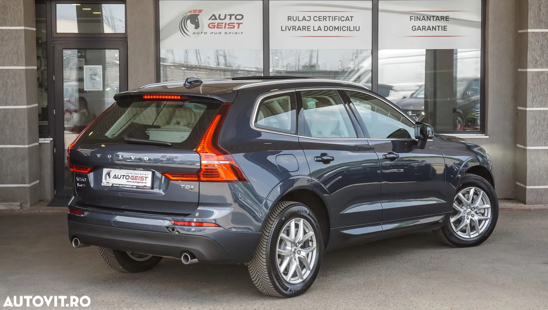 Volvo XC 60 T8 Twin Engine AWD Geartronic Momentum - 6