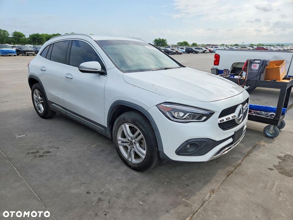 Mercedes-Benz GLA 250 4-Matic AMG Line - 4