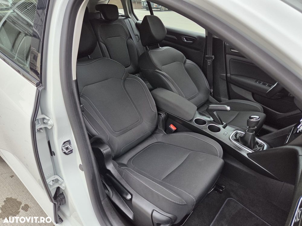 Renault Megane BLUE dCi 115 BUSINESS EDITION - 22