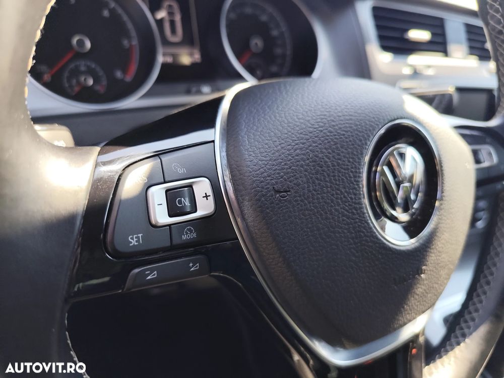 Volkswagen Golf 1.6 TDI BlueMotion Technology Lounge - 15