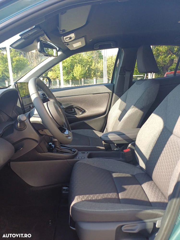 Toyota Yaris Cross 1.5 VVT-i HSD 4x2 Dynamic - 4