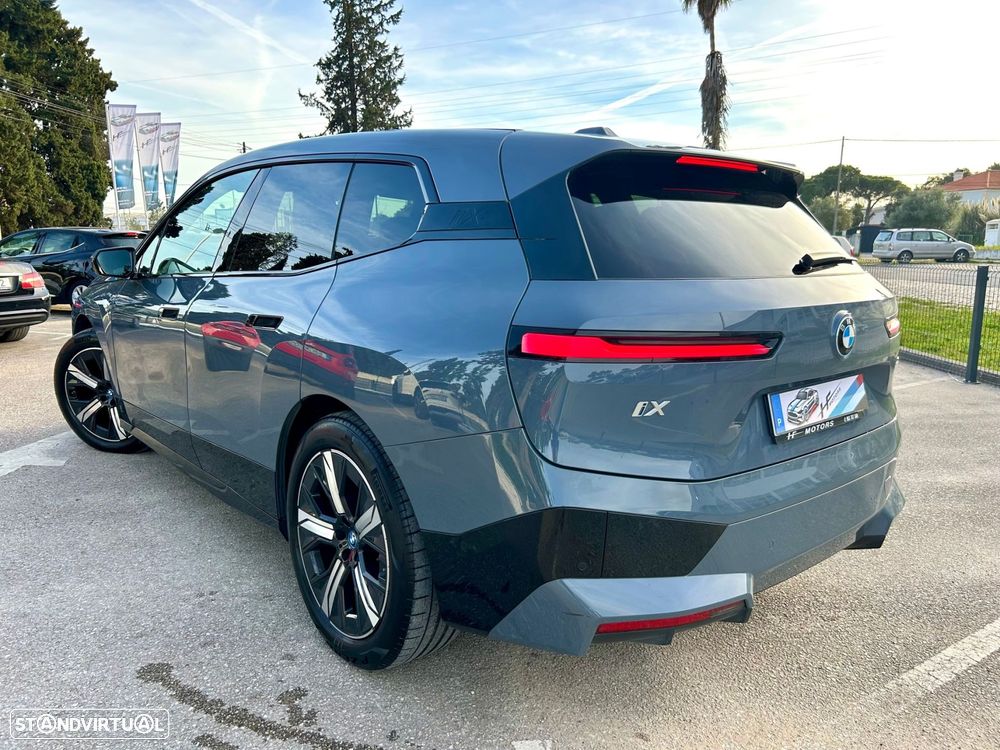BMW iX xDrive 40 Pack Desportivo - 14