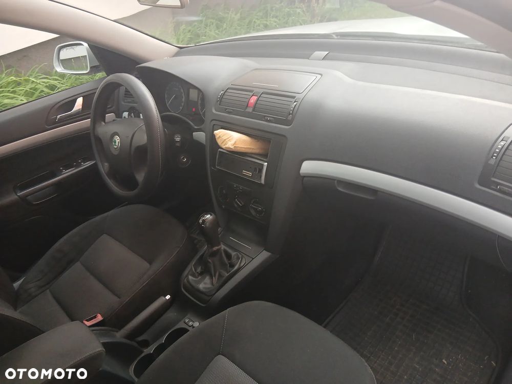 Skoda Octavia 1.6 Ambition - 21