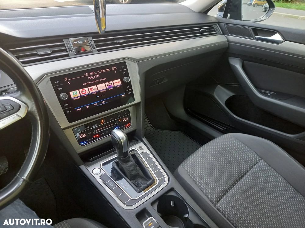 Volkswagen Passat - 12