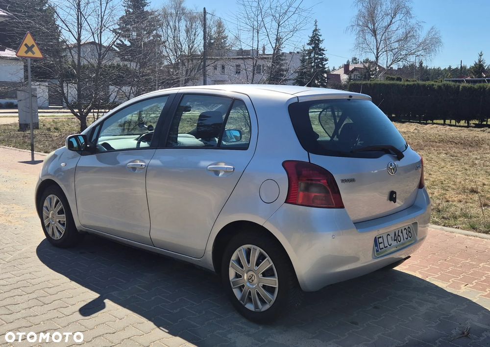 Toyota Yaris - 7