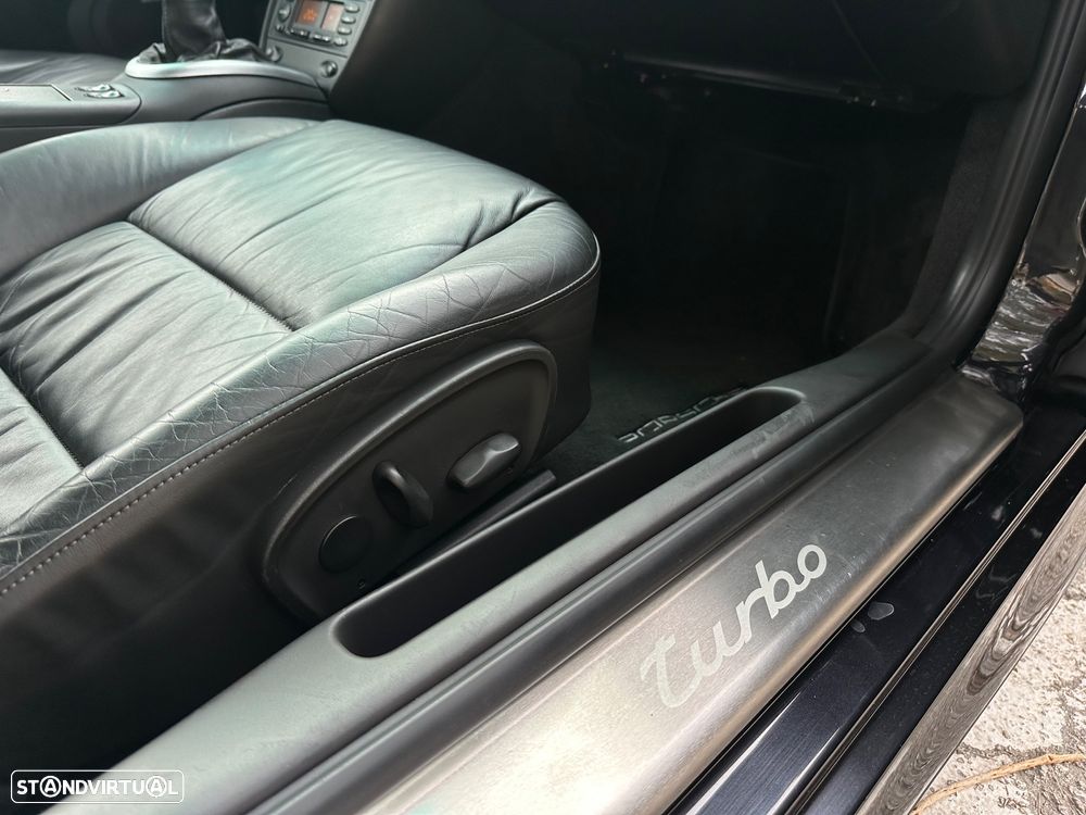 Porsche 911 (996) Turbo - 16