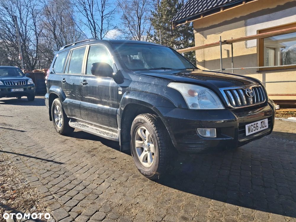 Toyota Land Cruiser - 37
