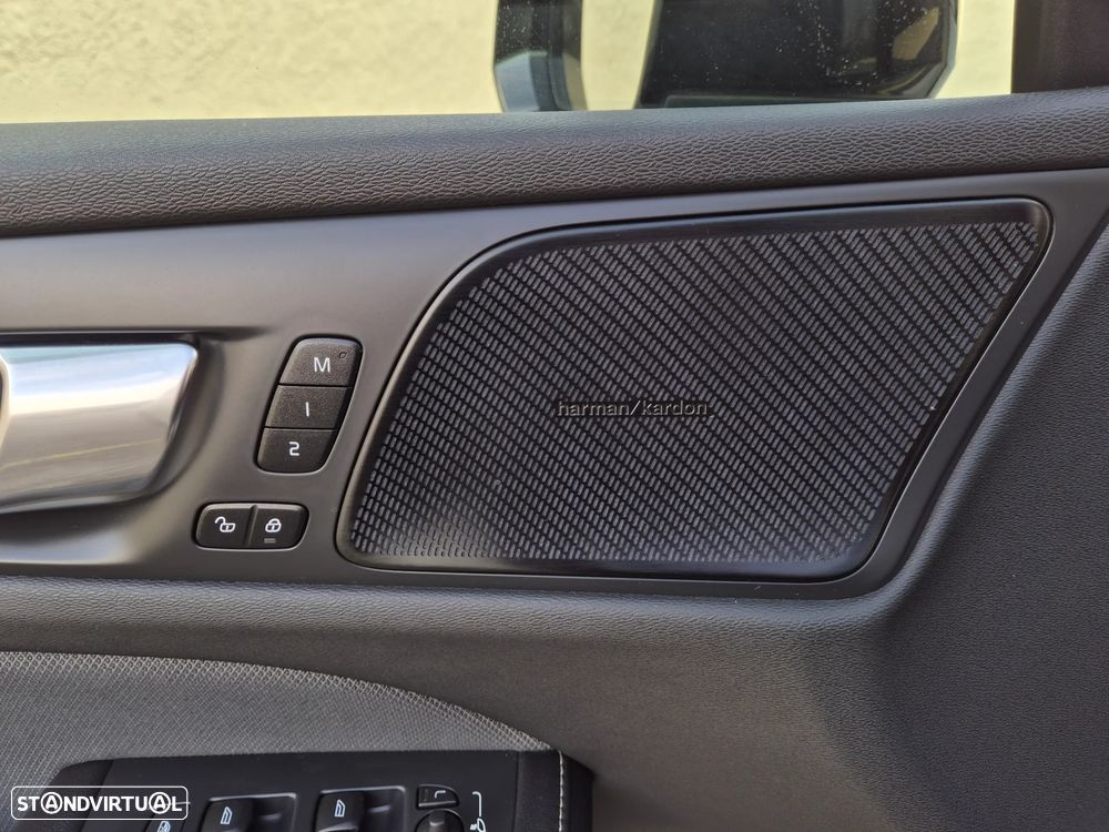 Volvo V60 2.0 T6 AWD TE R-Design - 20