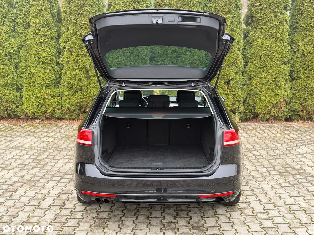 Volkswagen Passat - 25