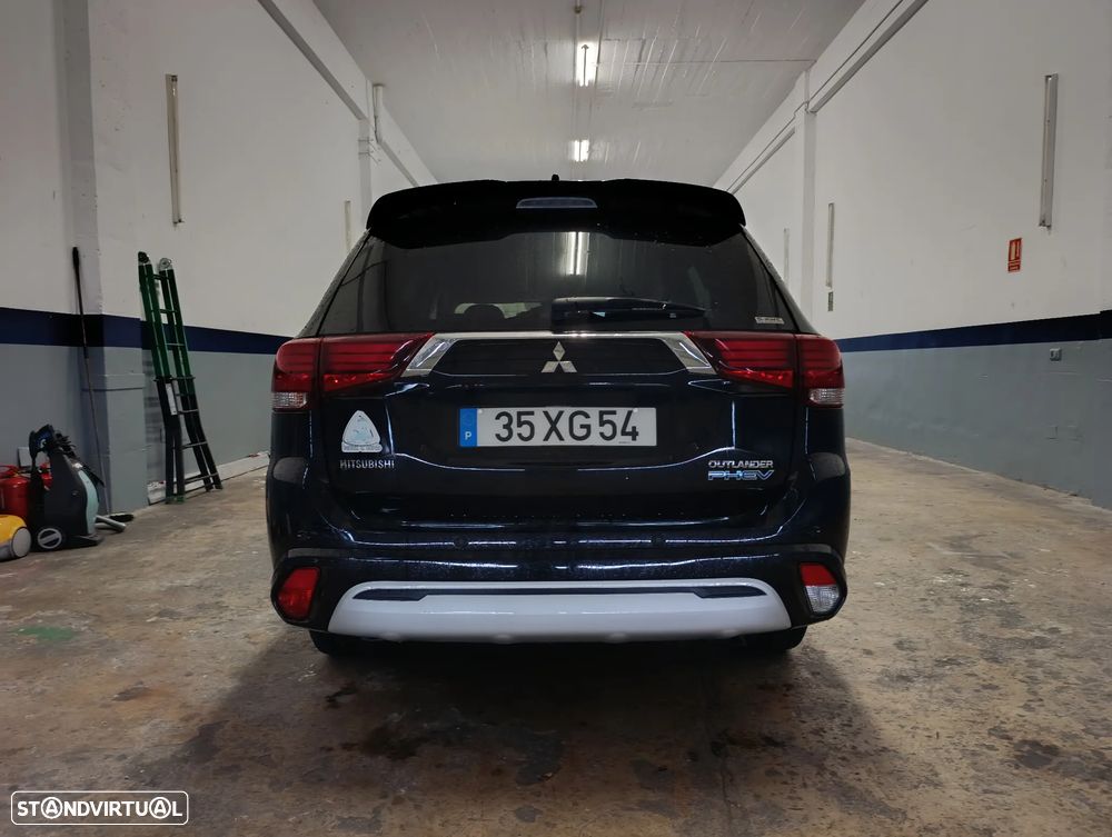 Mitsubishi Outlander - 5