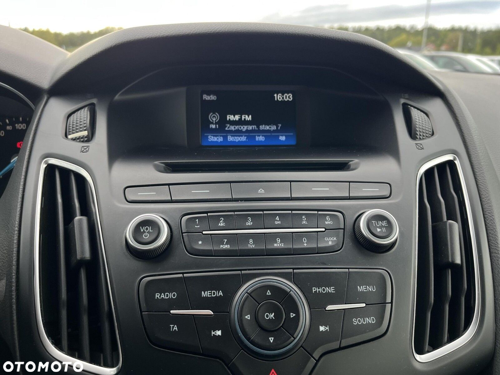 Ford Focus - 15