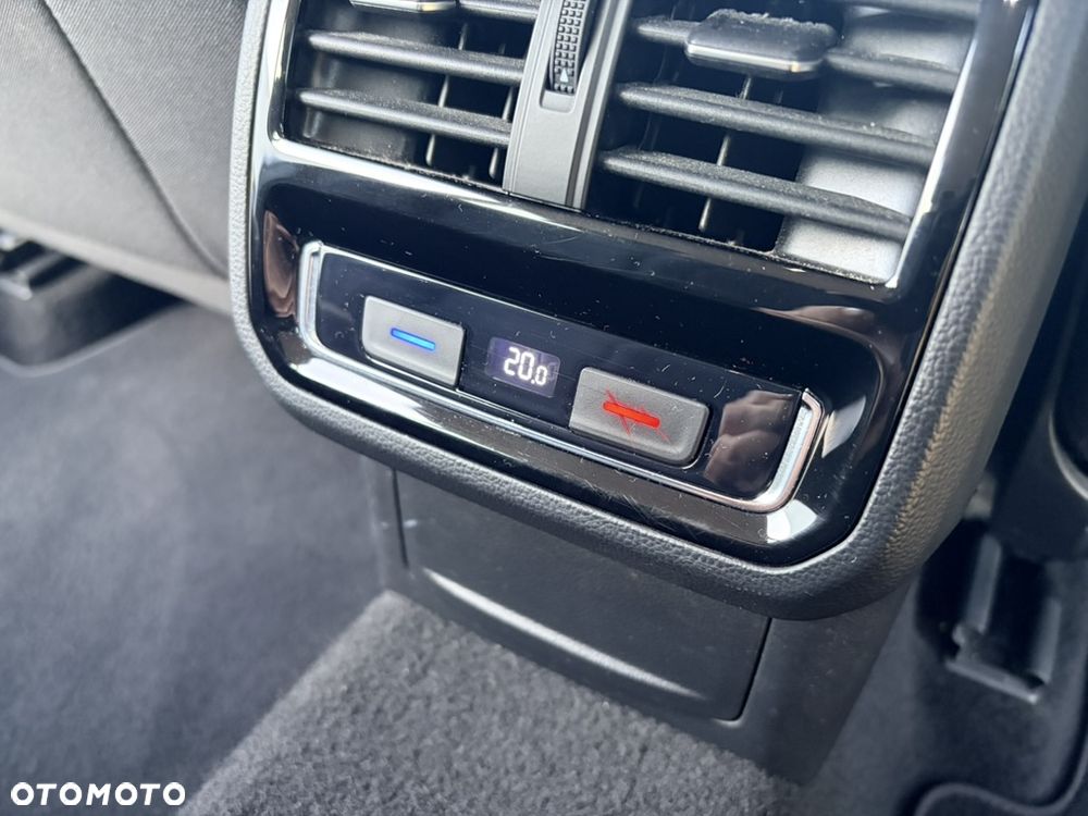 Volkswagen Passat - 13