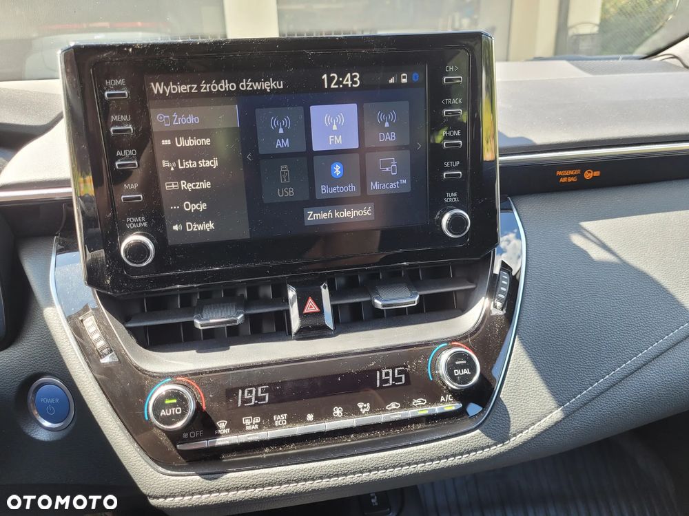 Toyota Corolla 1.8 Hybrid Comfort - 19