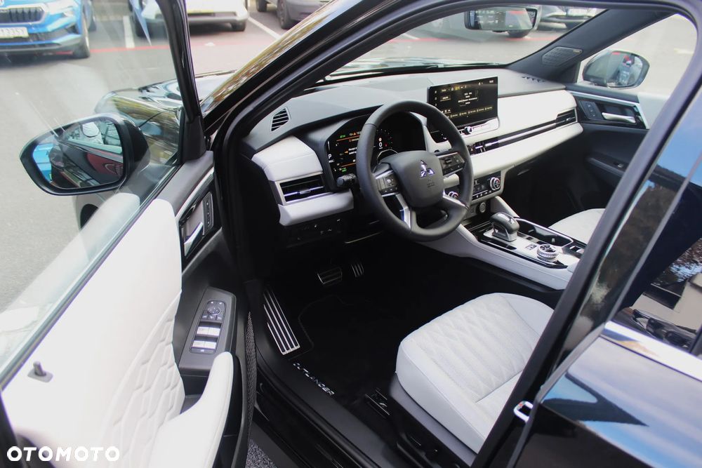 Mitsubishi Outlander - 19